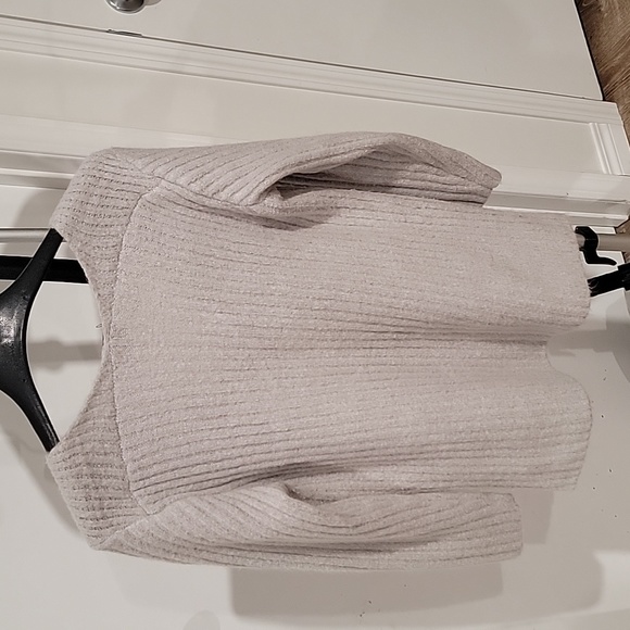 Knit sweater - Picture 4 of 4